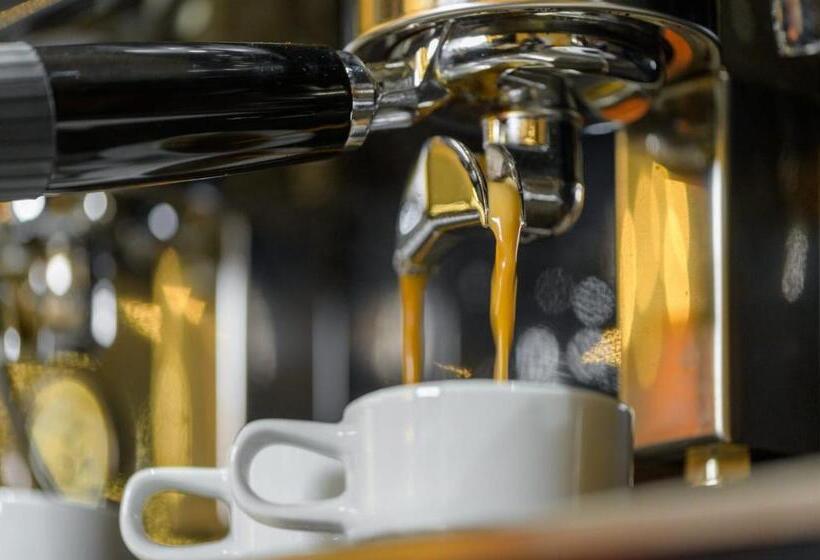 River Garden Hotel & Suites