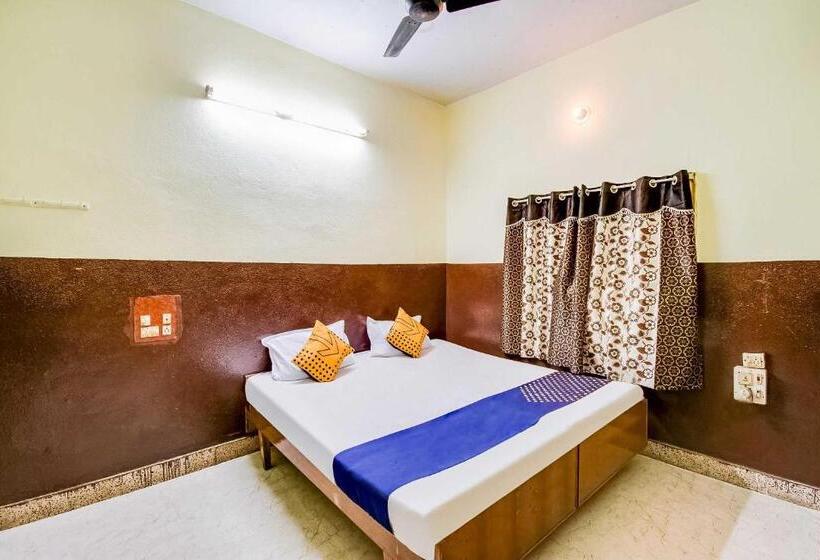 호텔 Spot On 69409 Sri New Sai Chandra