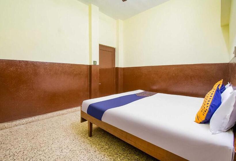 호텔 Spot On 69409 Sri New Sai Chandra