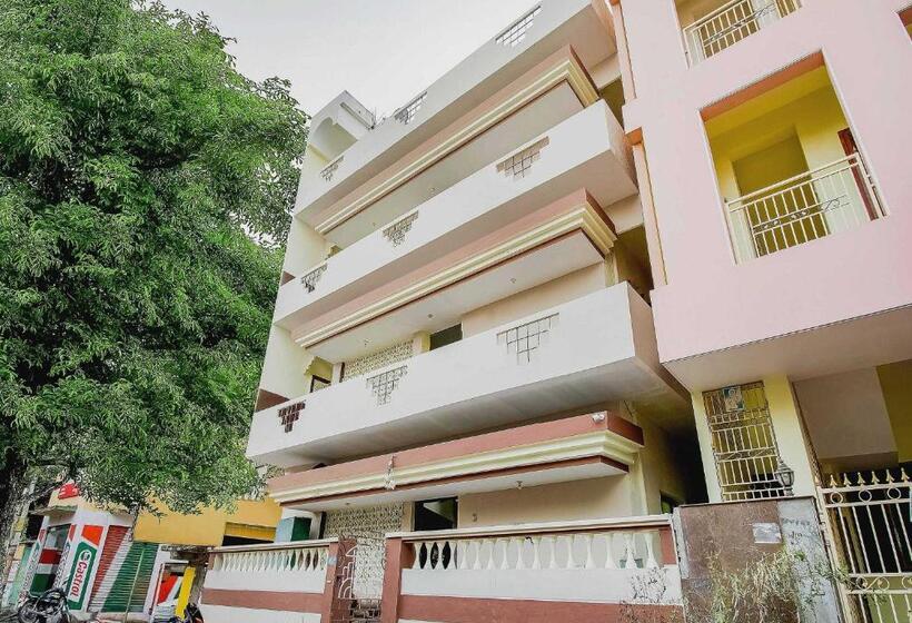 호텔 Spot On 69409 Sri New Sai Chandra