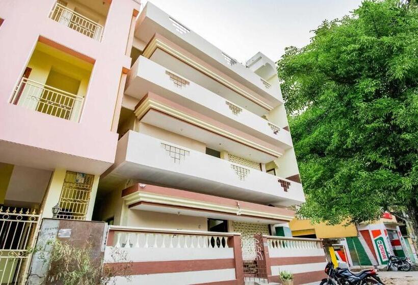 호텔 Spot On 69409 Sri New Sai Chandra