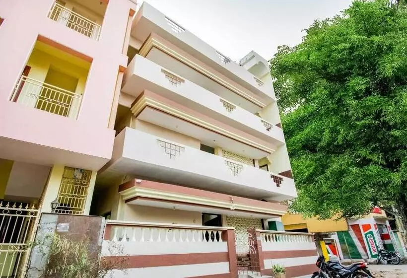 ホテル Spot On 69409  Sri New Sai Chandra