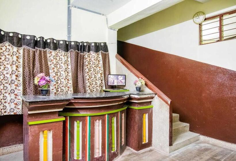 호텔 Spot On 69409 Sri New Sai Chandra