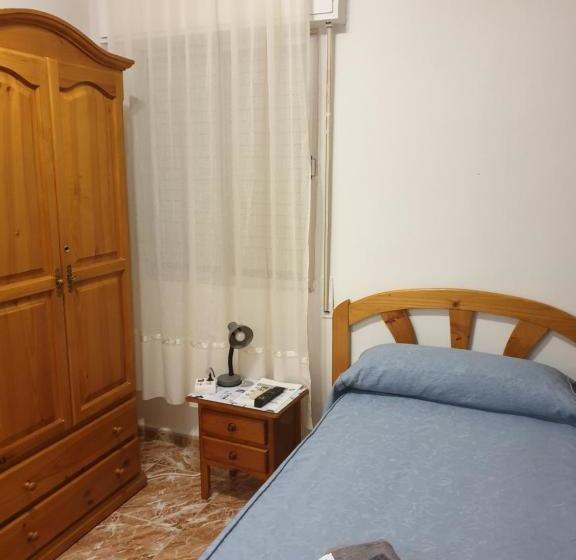 پانسیون Hostal Alfil