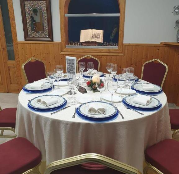 پانسیون Hostal Alfil