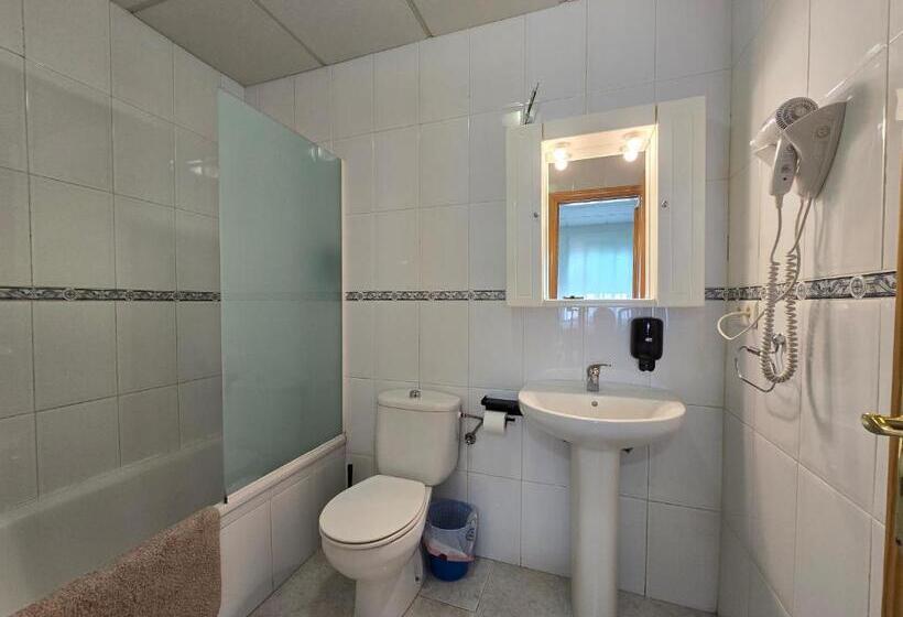 پانسیون Hostal Alfil