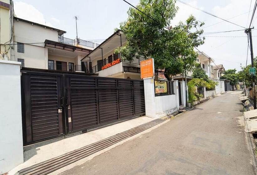 Pensione Koolkost Syariah Near Alun Alun Kota Bandung