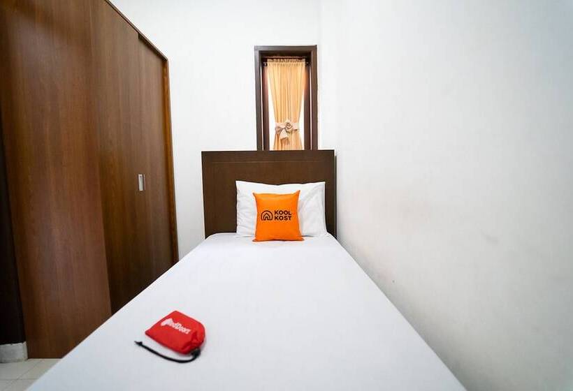 Pensione Koolkost Syariah Near Alun Alun Kota Bandung