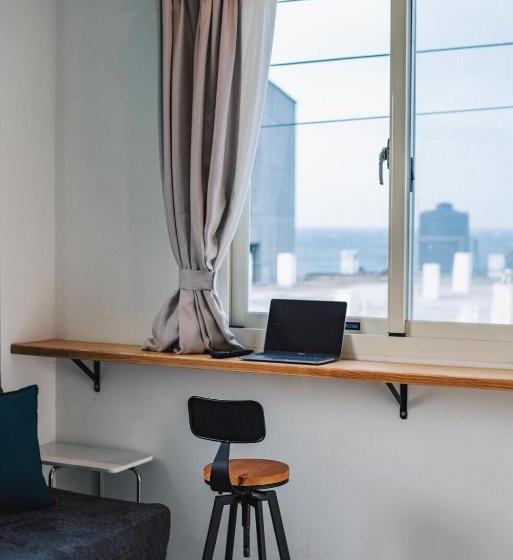 تختخواب و صبحانه Go On Vacation Hostel Green Island