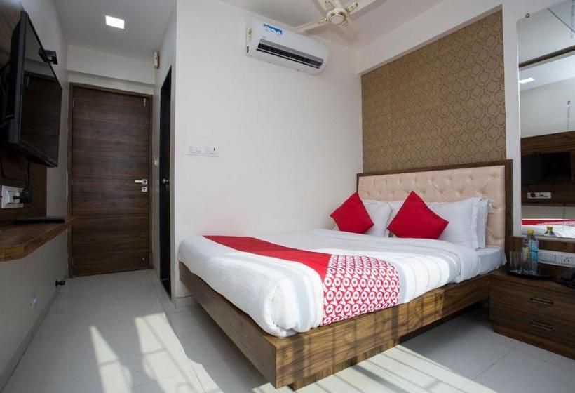 בית מלון כפרי Oyo 28293  Blh