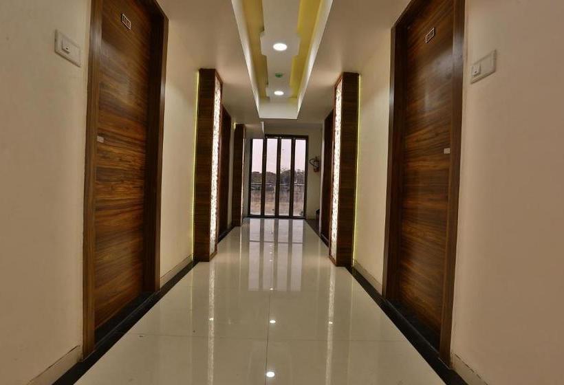 בית מלון כפרי Oyo 28293  Blh