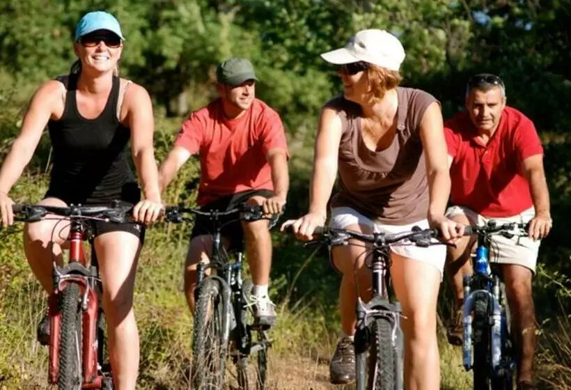 پانسیون Domaine Sainte Colombe