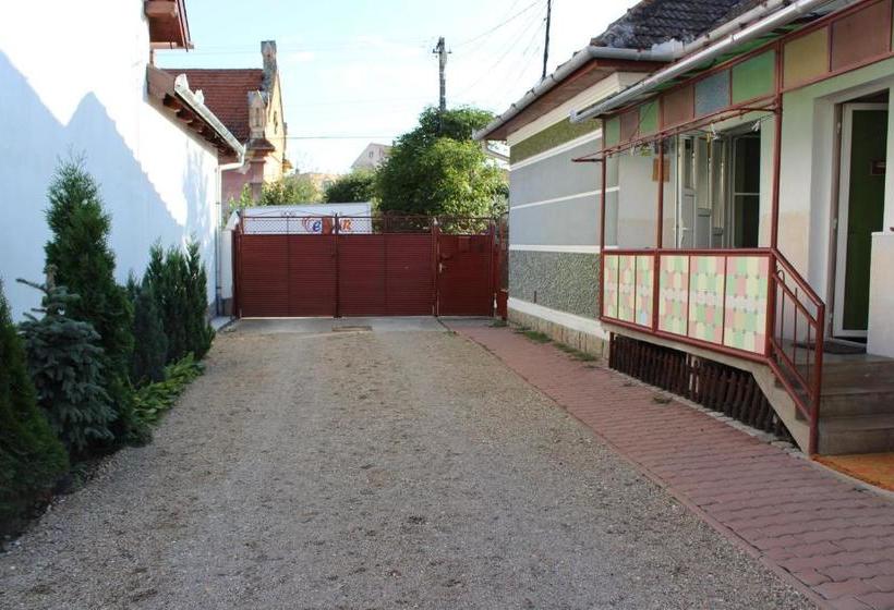 پانسیون Gyongyver Panzio