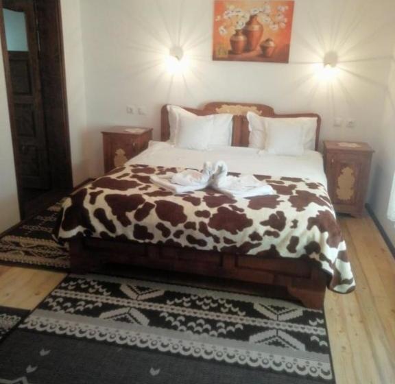 پانسیون Gyongyver Panzio