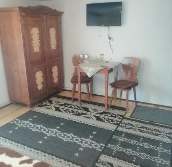 پانسیون Gyongyver Panzio