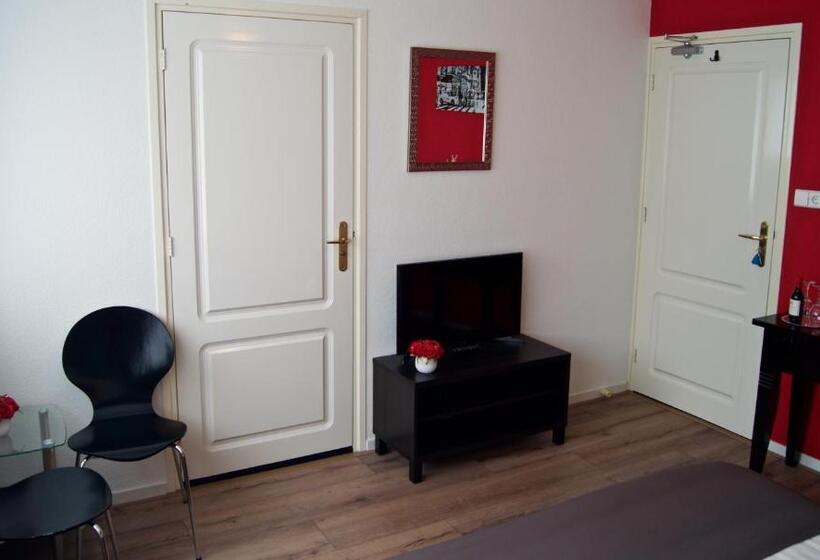 펜션 The Studio Guesthouse