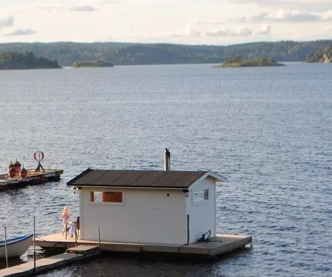 Anfasteröd Gårdsvik   Tälten