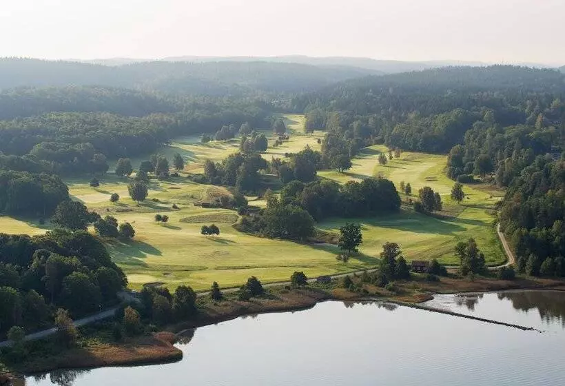 Anfasteröd Gårdsvik   Tälten