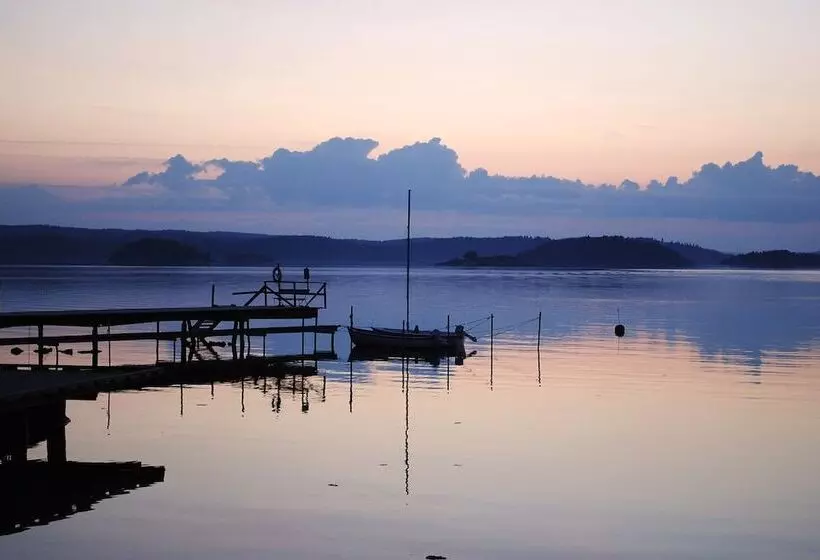 Anfasteröd Gårdsvik   Tälten
