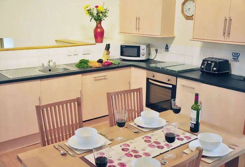 Charming Barn Conversion With Wood Burner Near Looe