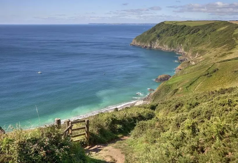 Charming Barn Conversion With Wood Burner Near Looe