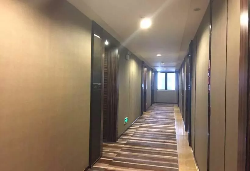 هتل Checkinn Business Apartment Poly World