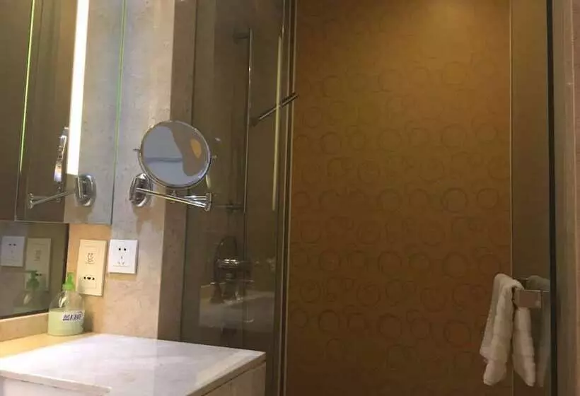 هتل Checkinn Business Apartment Poly World