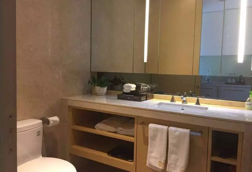 هتل Checkinn Business Apartment Poly World