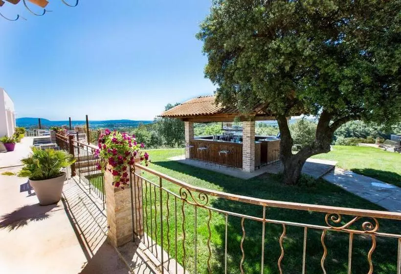 Majatalo Domaine Du Serre D Avene