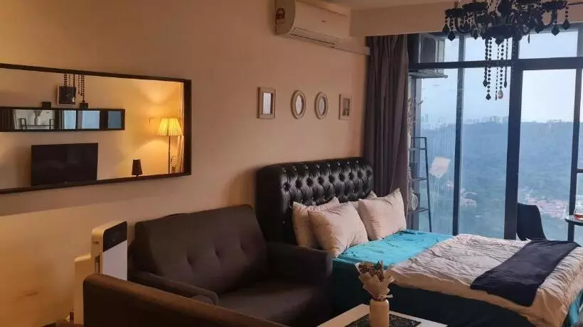 پانسیون Empire City Suite