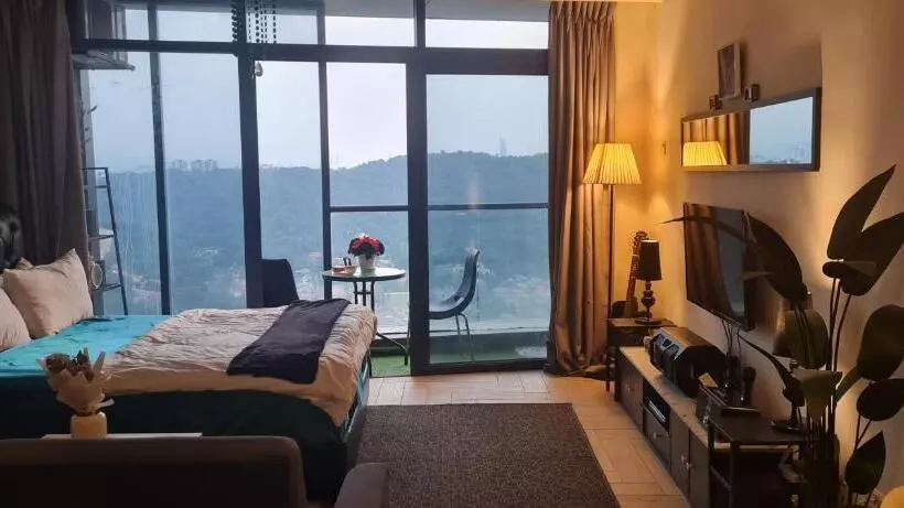 پانسیون Empire City Suite