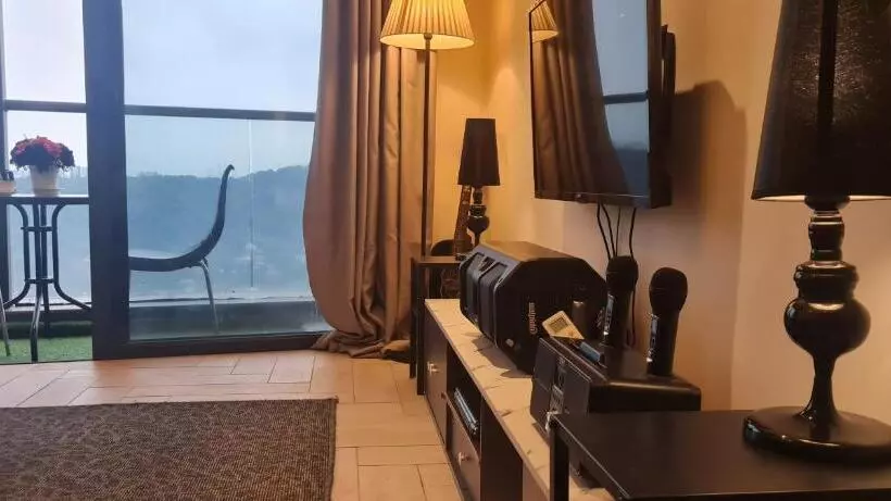 پانسیون Empire City Suite