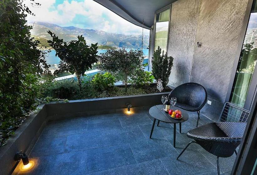 Royal Gardens Paradise