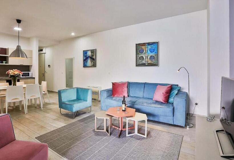 Royal Gardens Paradise