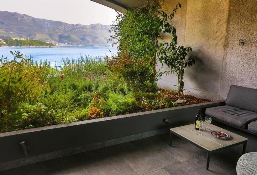 Royal Gardens Paradise