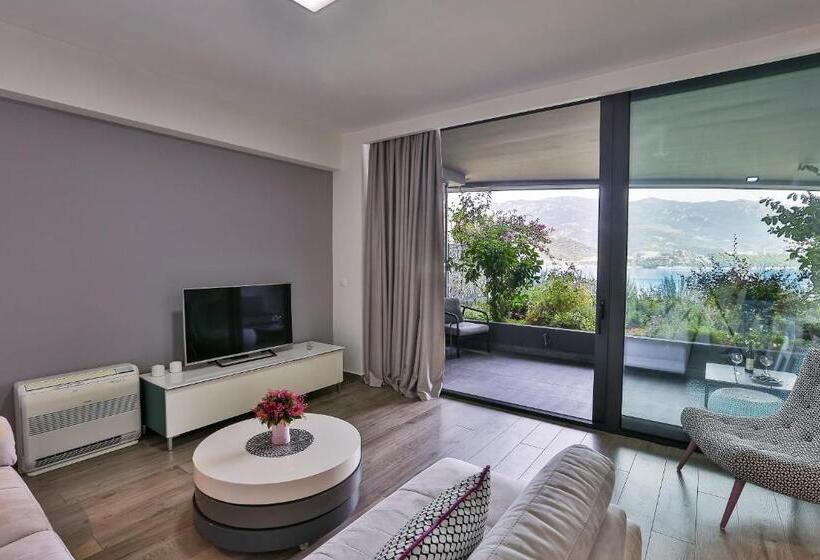 Royal Gardens Paradise