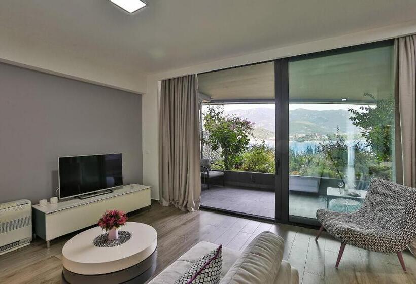 Royal Gardens Paradise