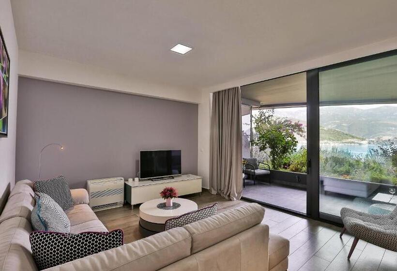 Royal Gardens Paradise