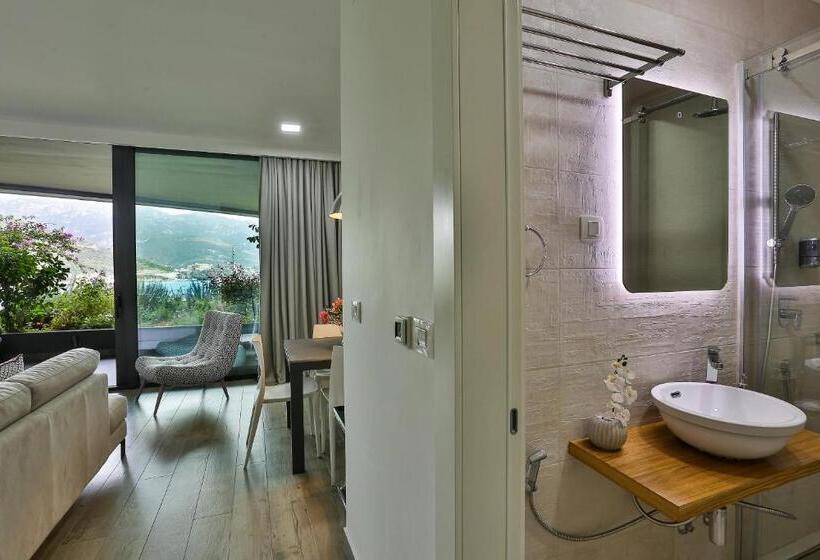 Royal Gardens Paradise