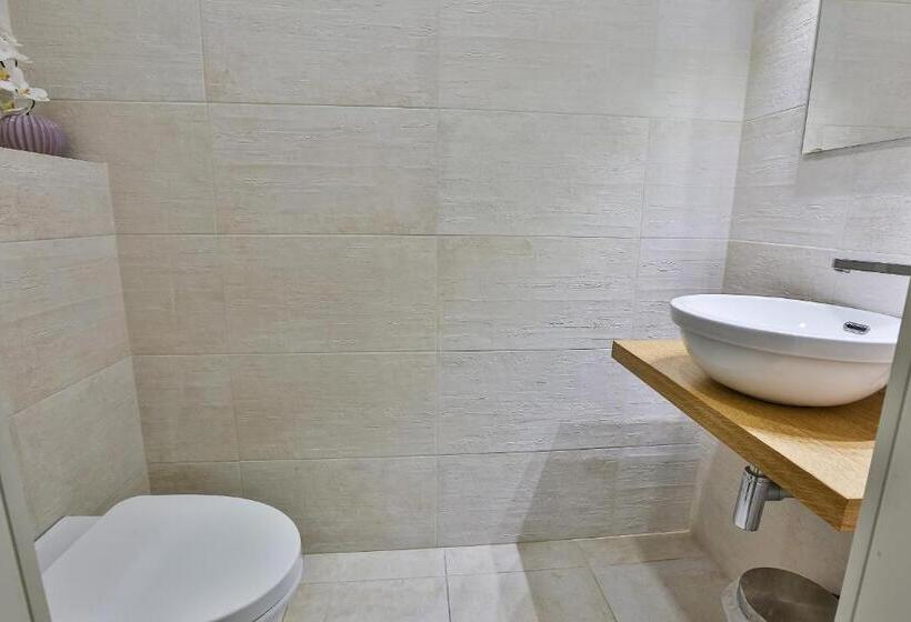 Royal Gardens Paradise