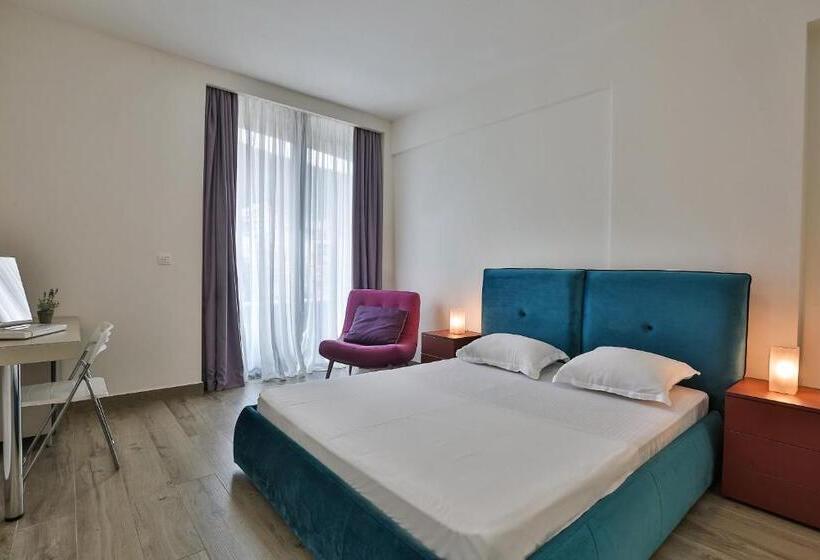 Royal Gardens Paradise