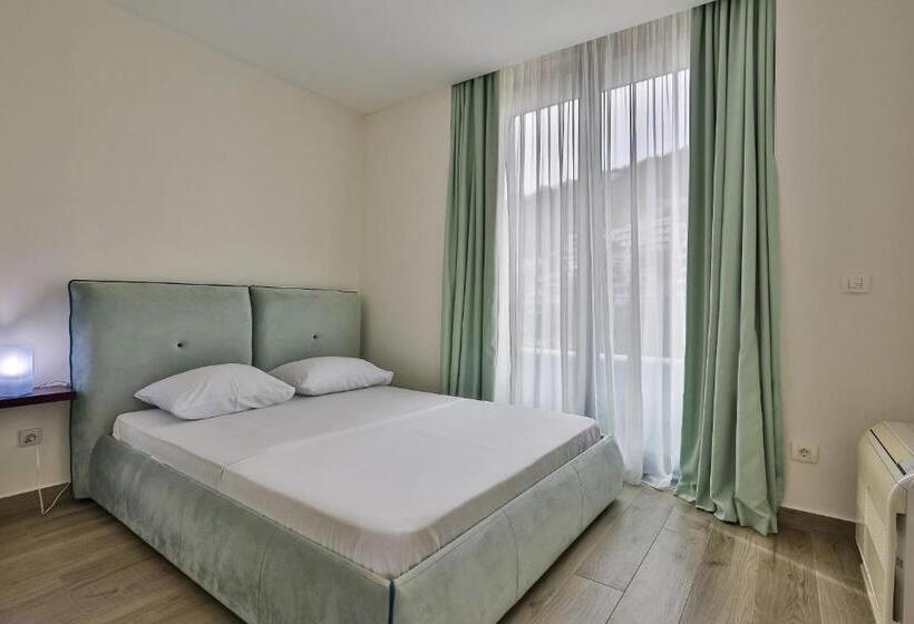 Royal Gardens Paradise