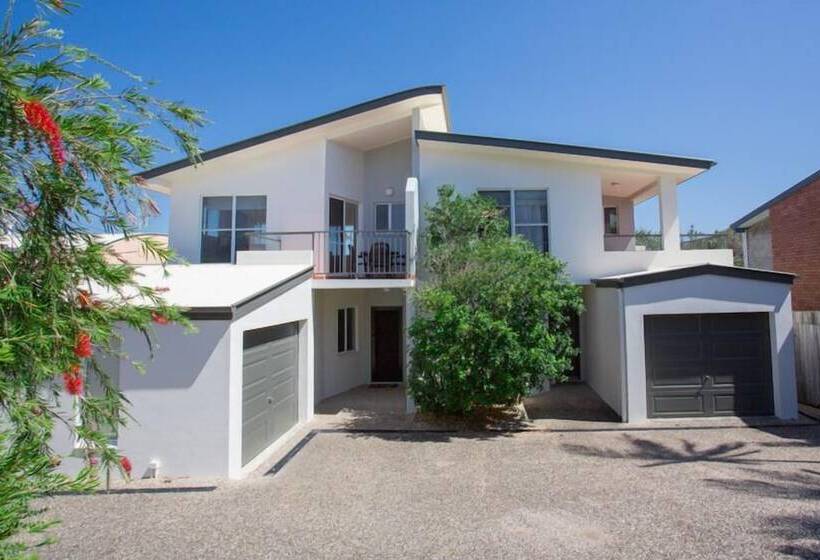 Seamistral   1/21 Oriole Avenue