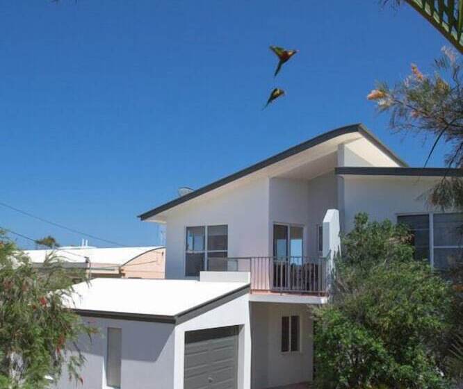 Seamistral   1/21 Oriole Avenue