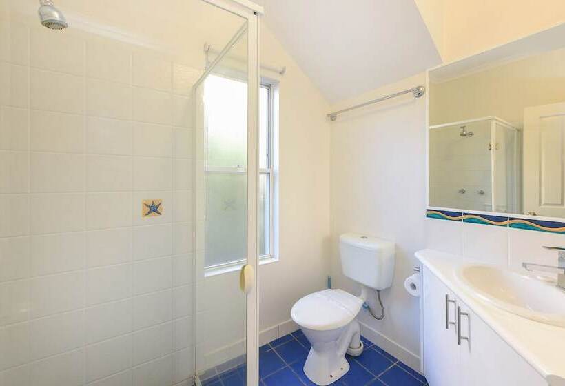 Seamistral   1/21 Oriole Avenue