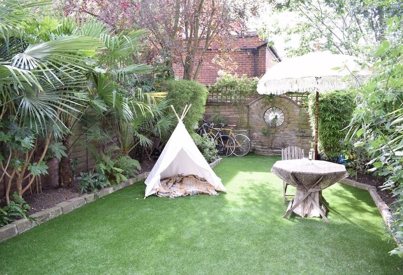 Spacious Family Home In Wembley