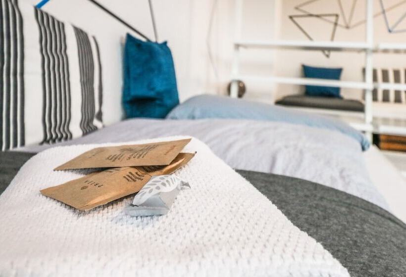 Stylish&comfy Private Room Citycenter 1b Hostel