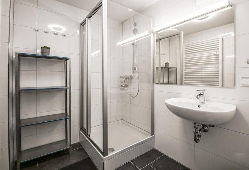 Stylish&comfy Private Room Citycenter 1b Hostel