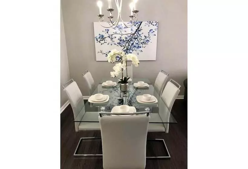 Tideview 166 · New Ultra Modern & Super Clean 3 Full Suites