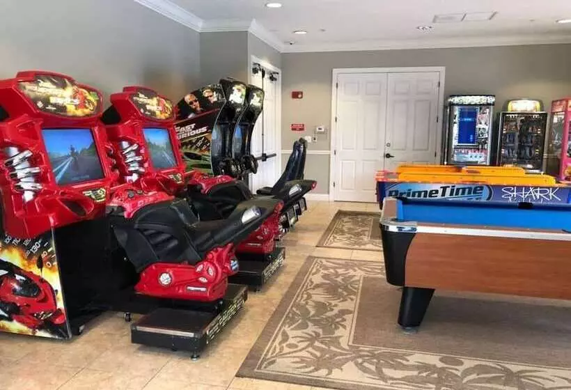 Tideview 166 · New Ultra Modern & Super Clean 3 Full Suites